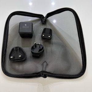 AWAY Travel adapter set